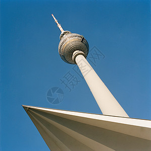德国柏林Alexanderplatz附近的Fernsehturm大厦图片