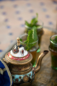 摩洛哥费斯的一壶新鲜薄荷茶图片