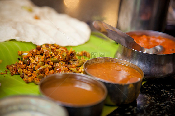 印度喀拉餐馆的本地咖喱午餐图片