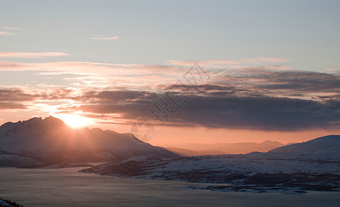 斯托斯泰宁山上的夕阳图片