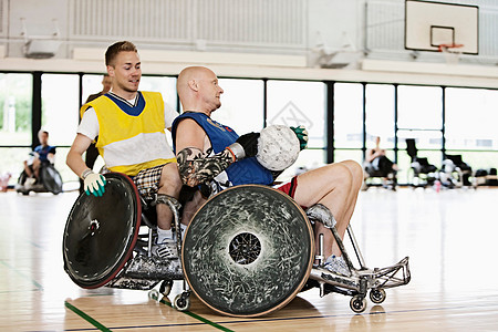 残疾人橄榄球运动员图片