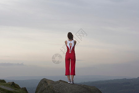 外国人背影女士登顶背影背景