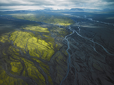冰岛Myrdalsjokull附近冰川河鸟瞰图图片