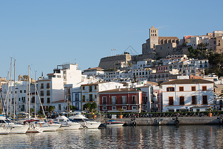 西班牙伊比沙岛老城区港口景观图片