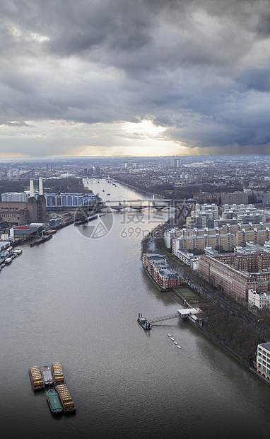 英国伦敦泰晤士河和巴特西电站鸟瞰图图片