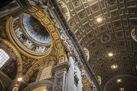 梵蒂冈圣彼得大教堂内部图片