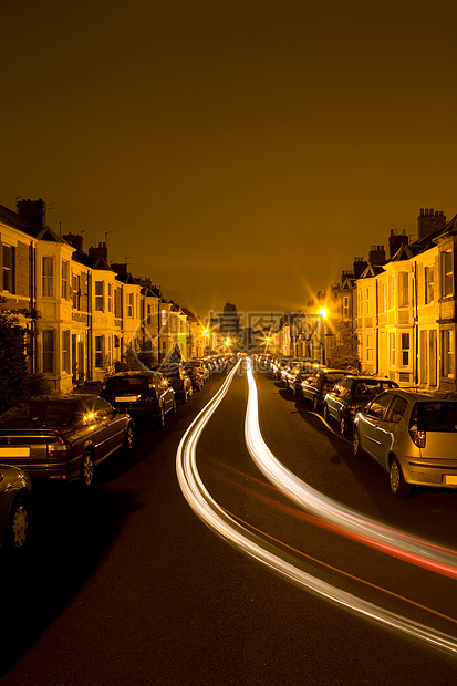 夜间有交通尾灯的住宅街高清图片下载 正版图片 摄图网