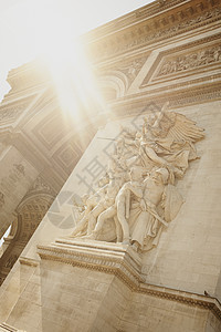 法国巴黎阳光下的凯旋门图片