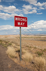 美国犹他州高速公路边的错误路标背景图片