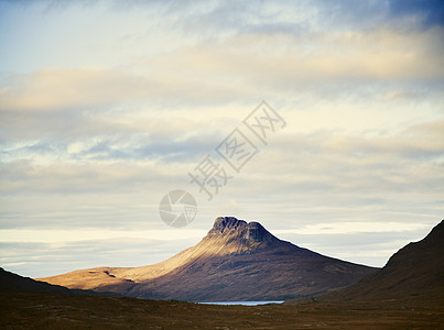 斯塔克·波莱德（Stac Pollaidh）视图，英国苏格兰西北高地亚辛特（Assynt）图片