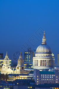 夜景天际线和圣保罗大教堂，伦敦，英国图片