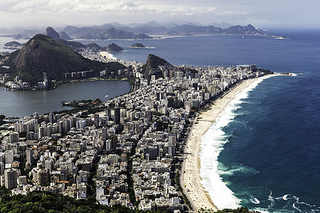 从巴西里约热内卢Pedra dois irmaos看Ipanema和Leblon背景