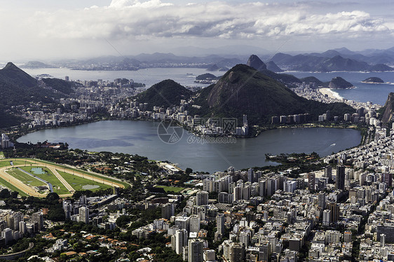 从巴西里约热内卢Morro Dois Irmaos看Lagoa Rodrigo de Freitas图片