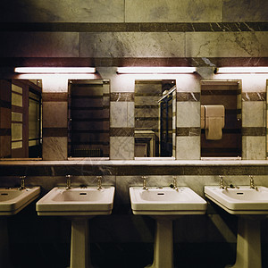 公共浴室图片