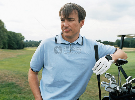 沉思的高尔夫球手图片