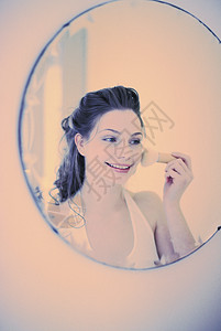 镜子里的女人图片