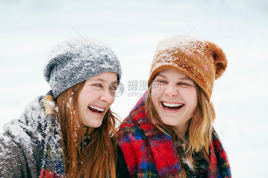 ‘~在雪地里快乐的年轻表妹  ~’ 的图片