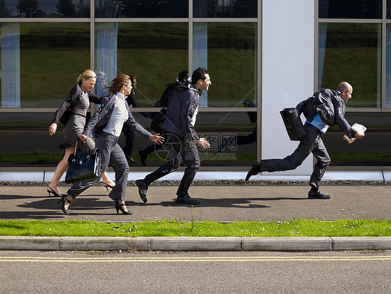 商务人士跑步图片
