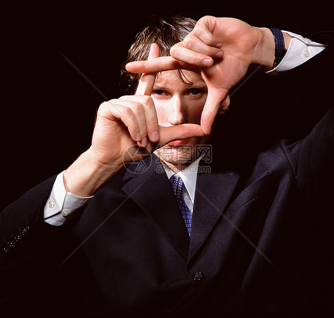 聚焦实时体育新闻 奥运世俱杯NBA激战正酣 选手表现与赛果第一时间呈现