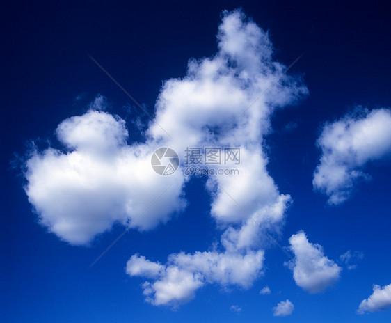 天空中的云图片