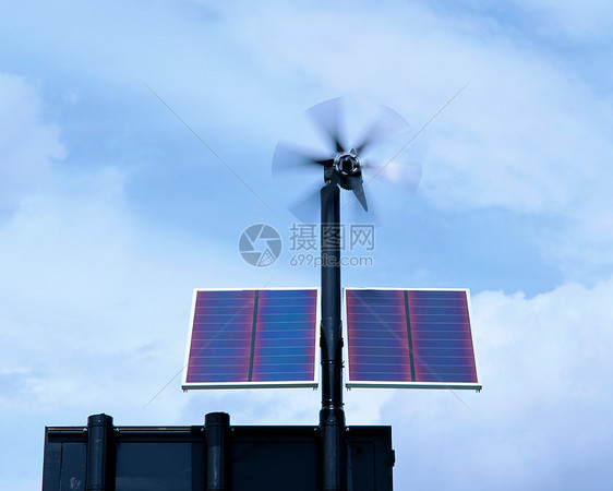 风车和太阳能电池板图片