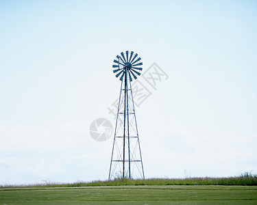 农场上的风车图片