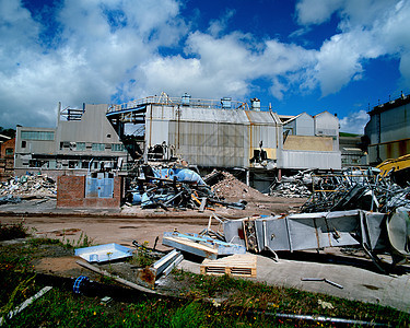 废弃工厂图片