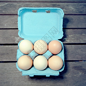 鸡蛋盒中的鸡蛋图片