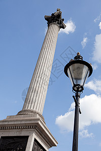 Nelson's Column and Street Light，伦敦图片