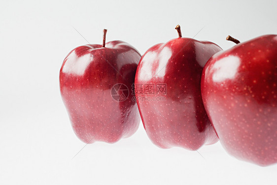 三个红苹果图片