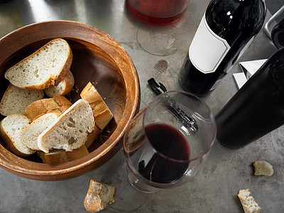 面包和葡萄酒图片