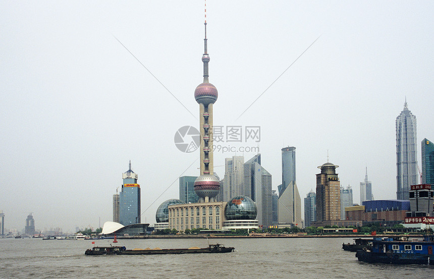 上海海港主场力克强敌豪取五连胜 武磊帽子戏法点燃八万人体育场