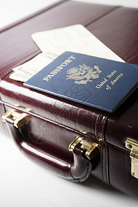 公文包和护照图片
