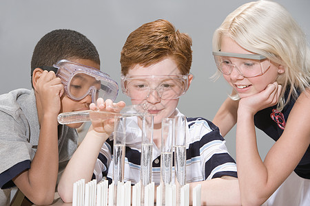 小学生做实验做实验的孩子背景
