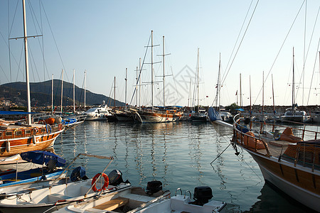 土耳其卡尔坎港的帆船图片