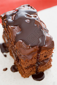 蛋糕上的巧克力酱图片