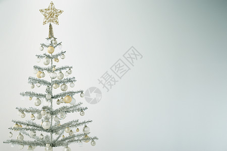 银色圣诞树背景图片