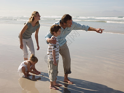 海边的家庭图片