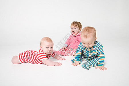 三个婴儿一群婴儿背景