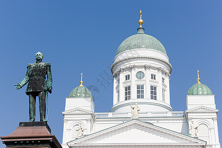 赫尔辛基大教堂和沙皇亚历山大二世雕像图片