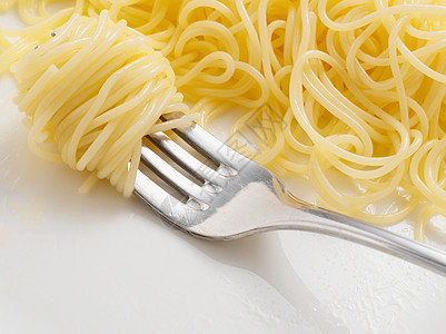 叉子上的意大利面图片