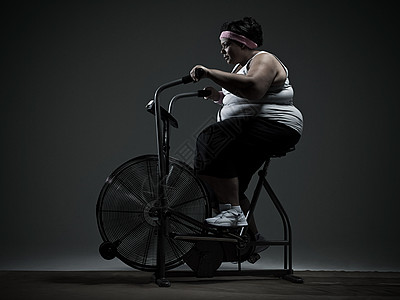 减肥运动的女人图片