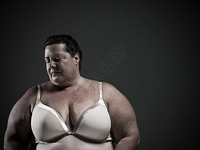 穿胸罩的肥胖女人图片