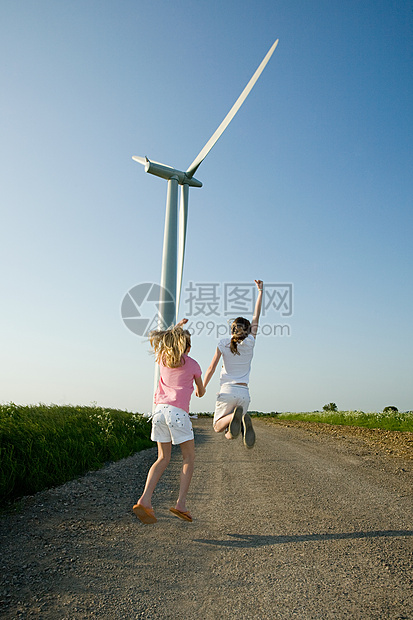 跳跃的女孩们图片