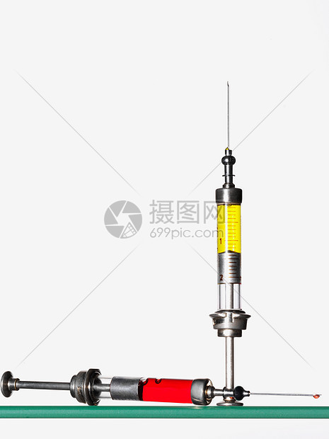 两个注射器图片