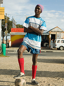十几岁的非洲足球男孩图片