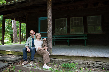 农家养老院的成年夫妇图片