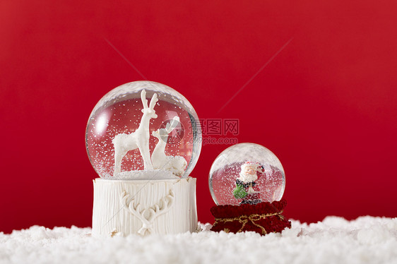 圣诞玻璃雪球图片