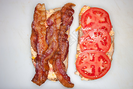 培根番茄三明治图片