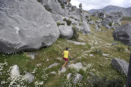 新西兰城堡山女子跑步运动员图片
